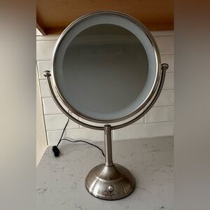 17” Tall lighted mirror 1x/5x/10x magnifying with 3 color dimmable lights